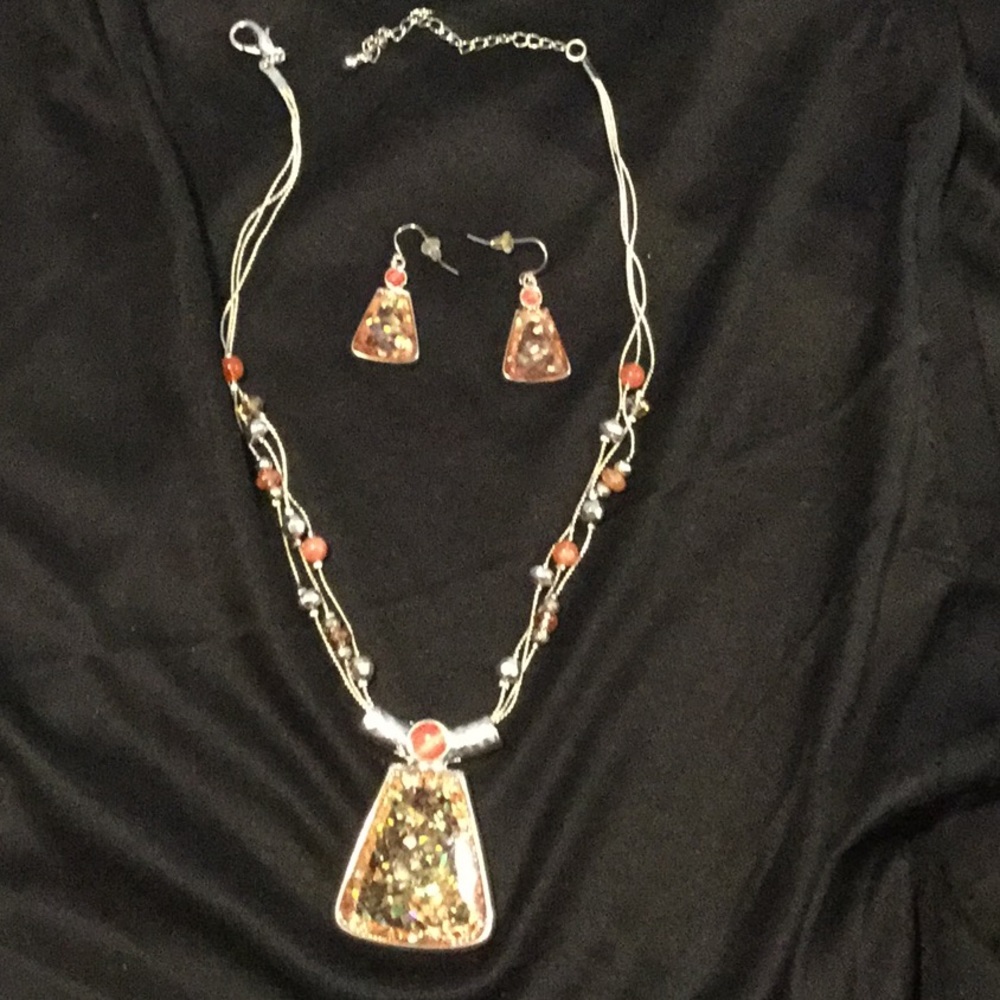 Silvertone Necklace, Peach Colored Stones